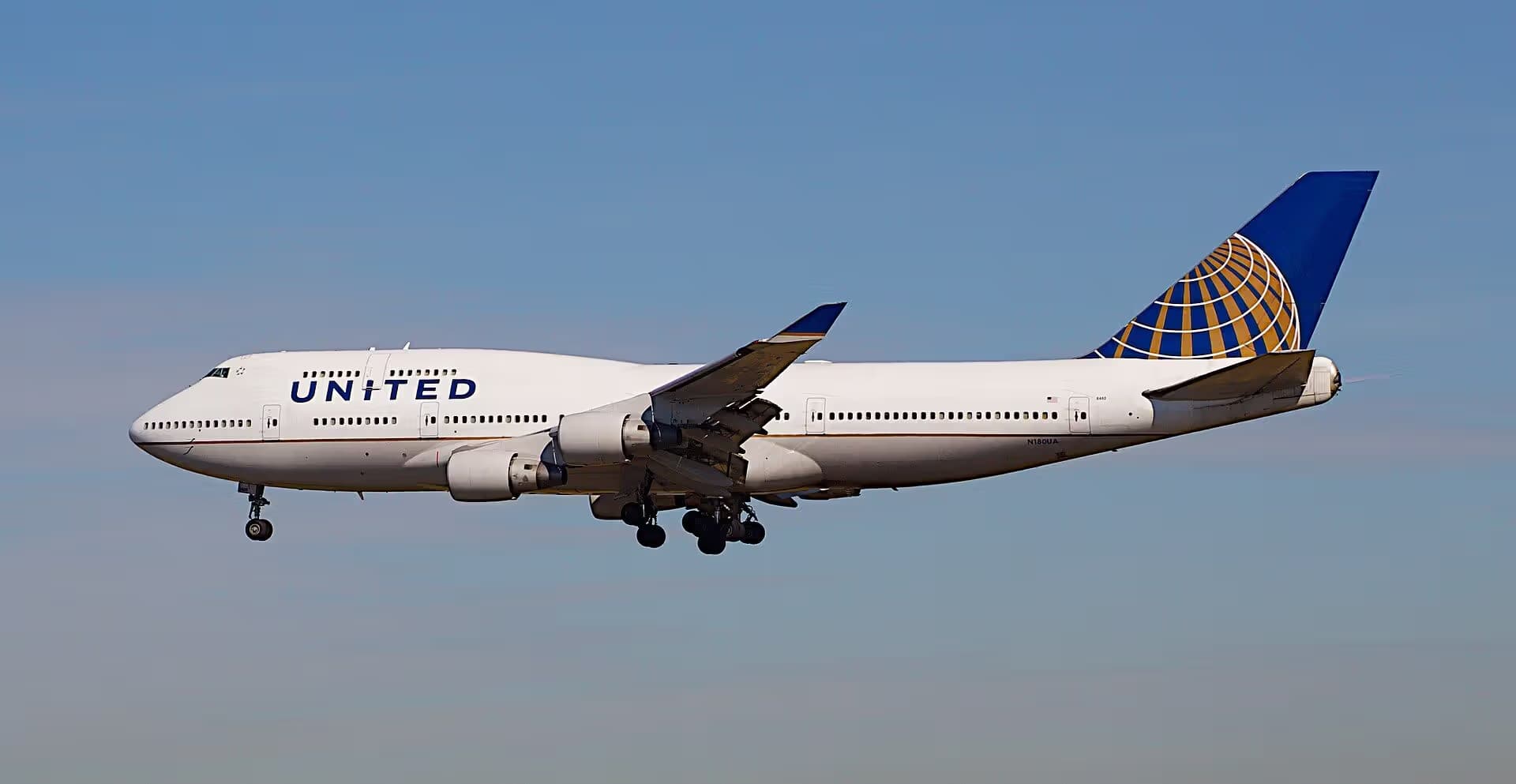 N180UA — Boeing