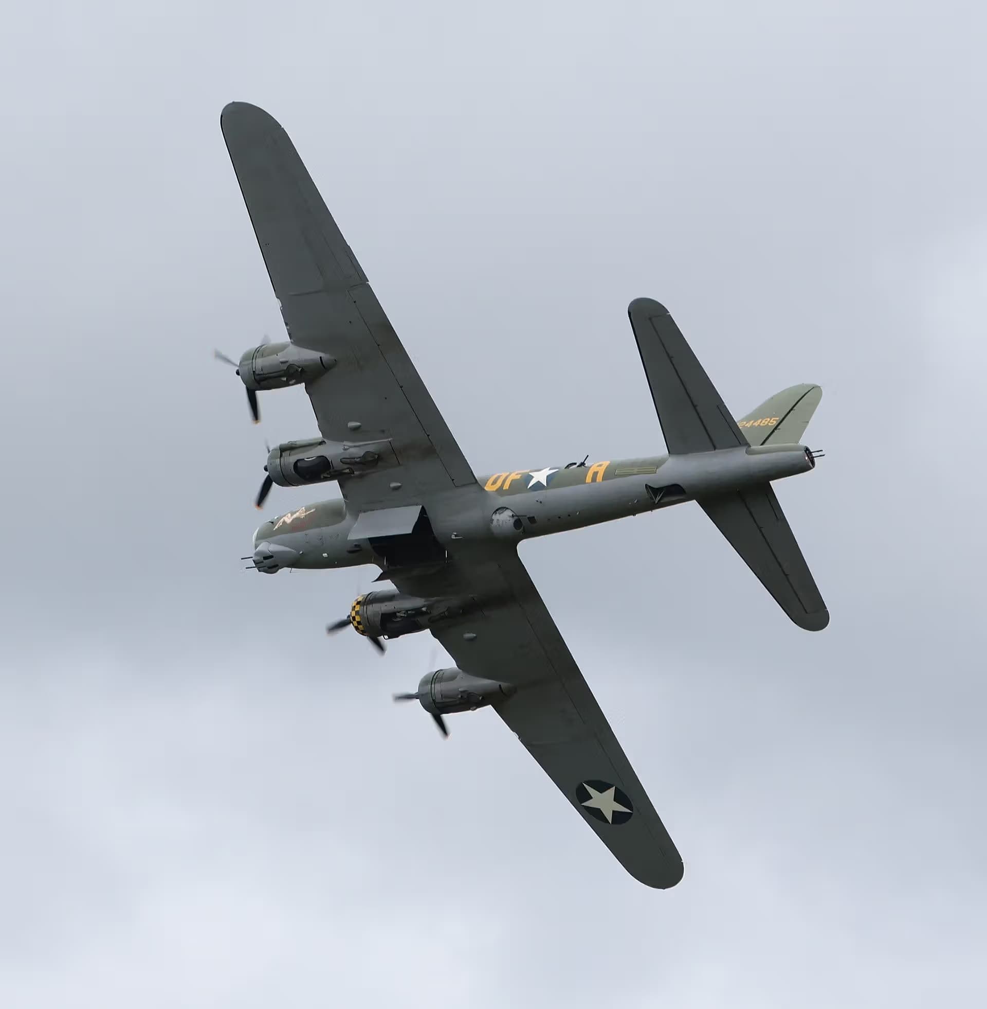 Unidentified — Twin-engine aircraft