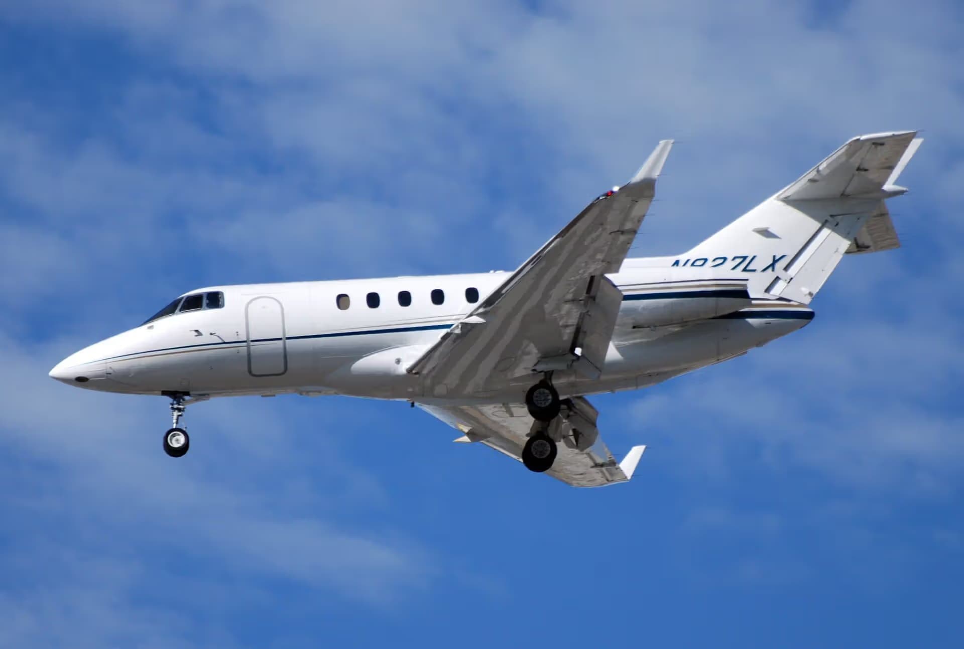 N827LX — Business jet