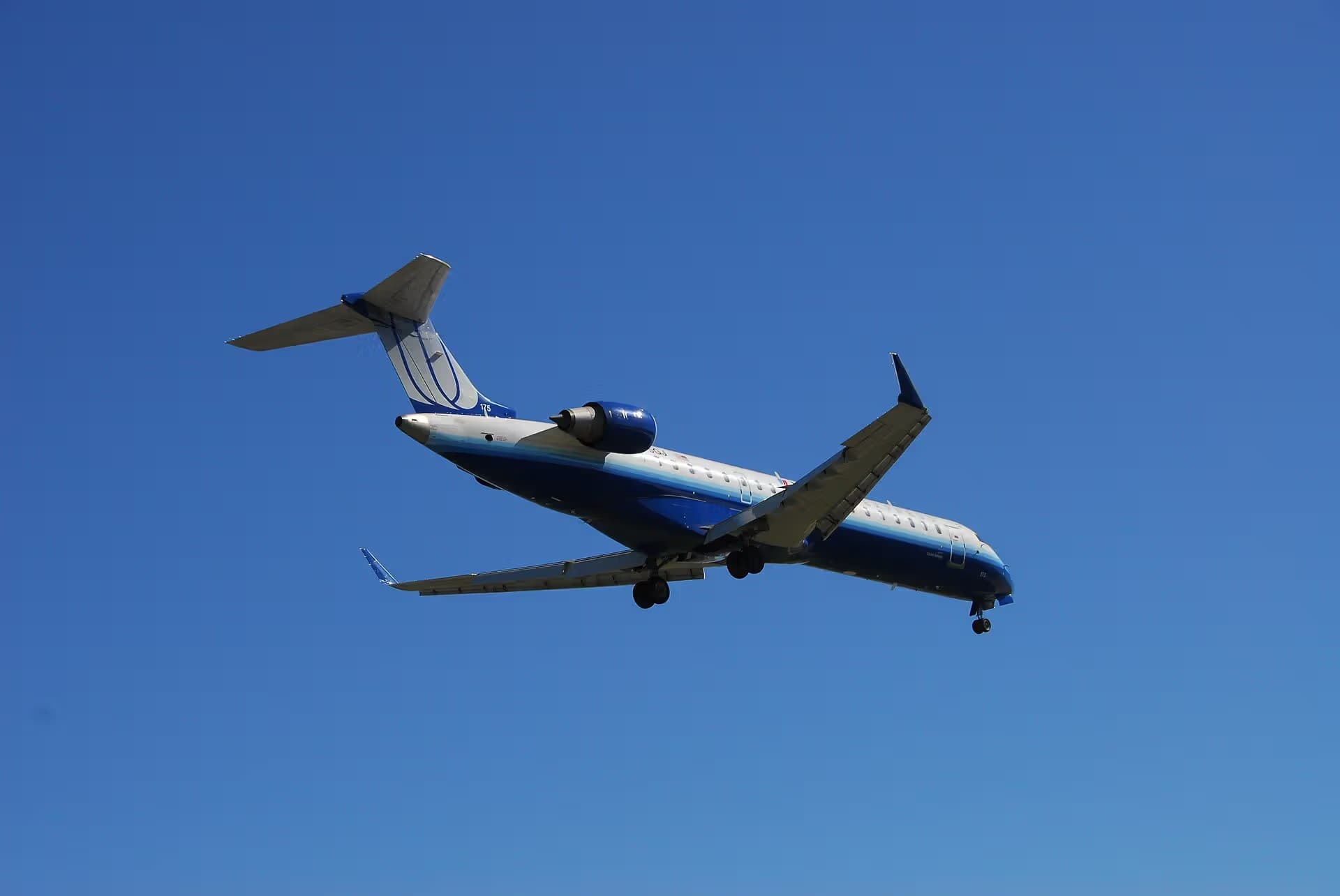 N175GJ — Twin-engine aircraft