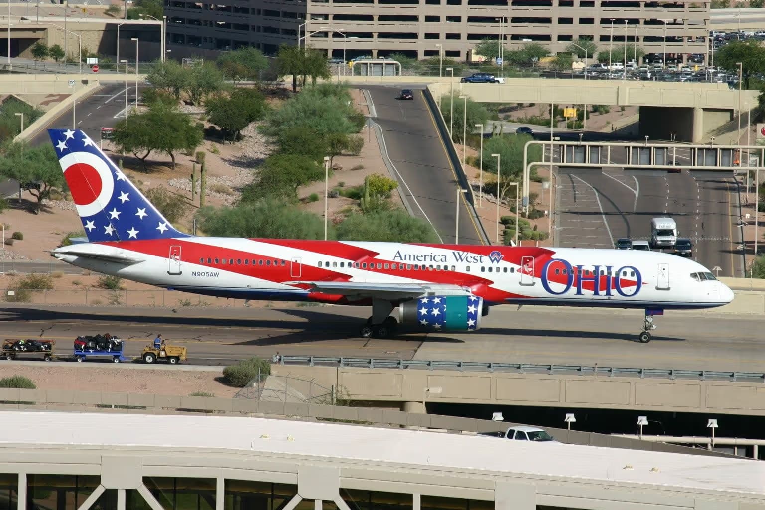 N905AW — Twin-engine aircraft