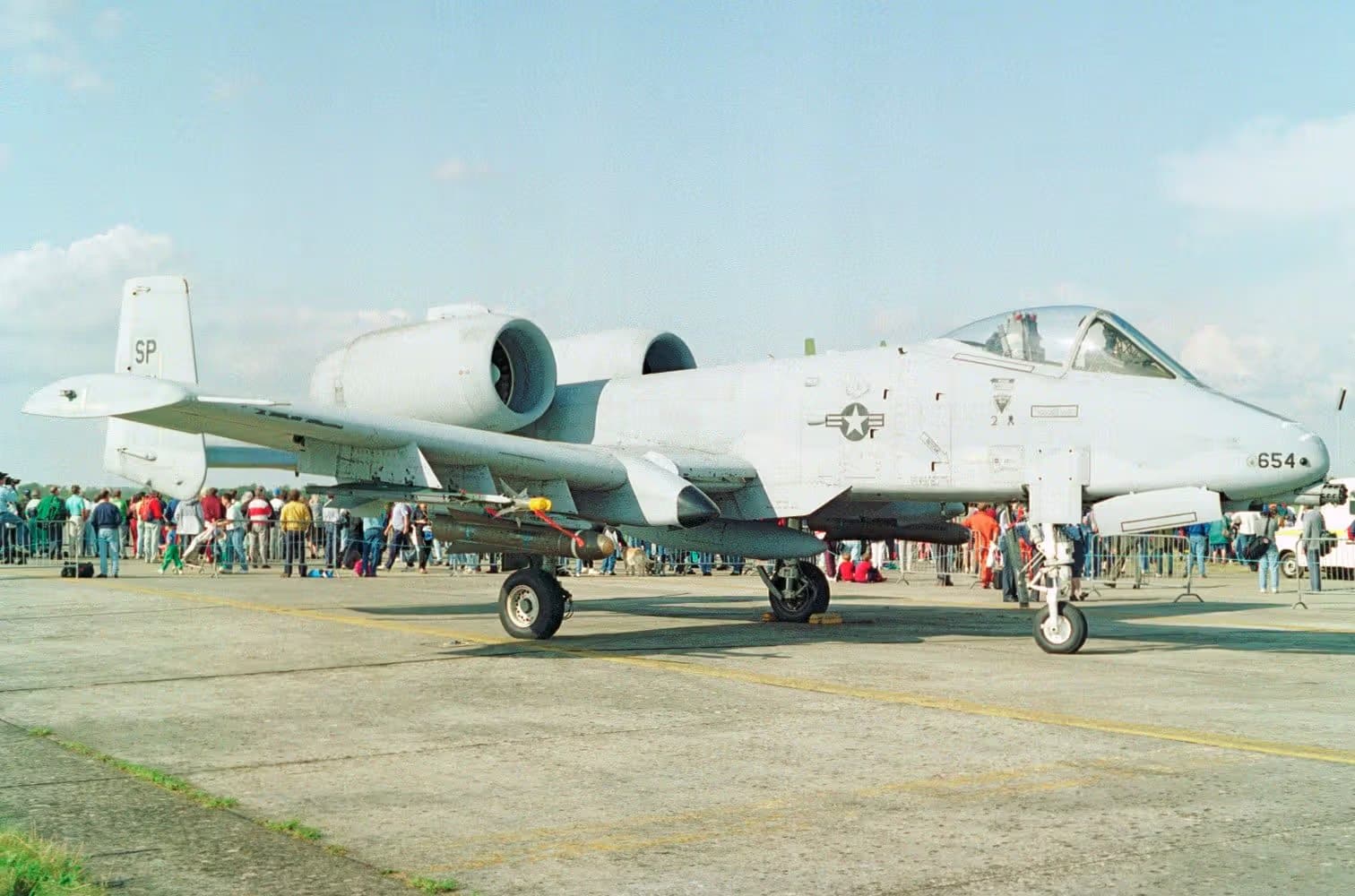 Unidentified — Twin-engine aircraft