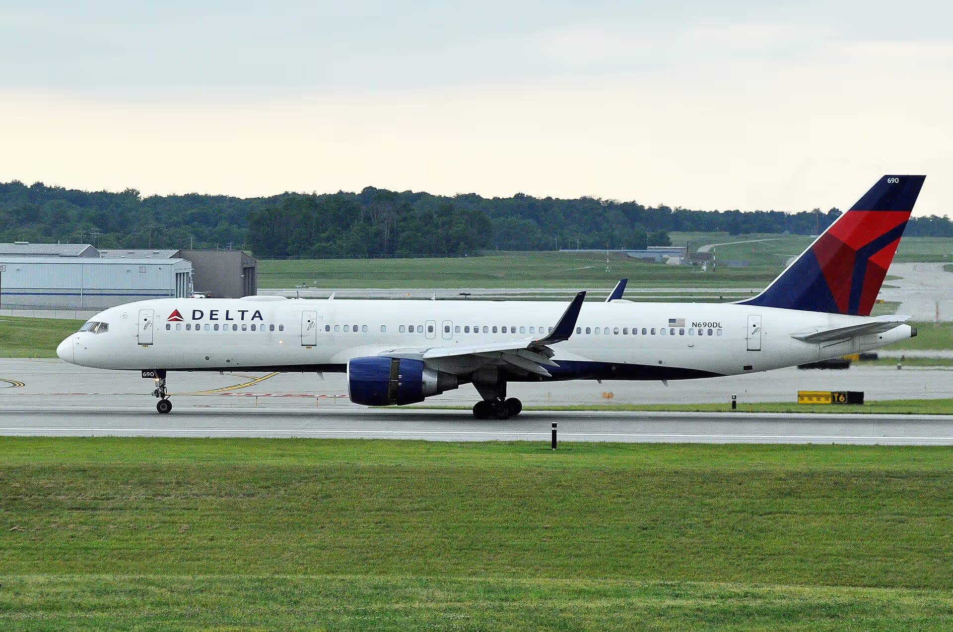 N690DL — Boeing