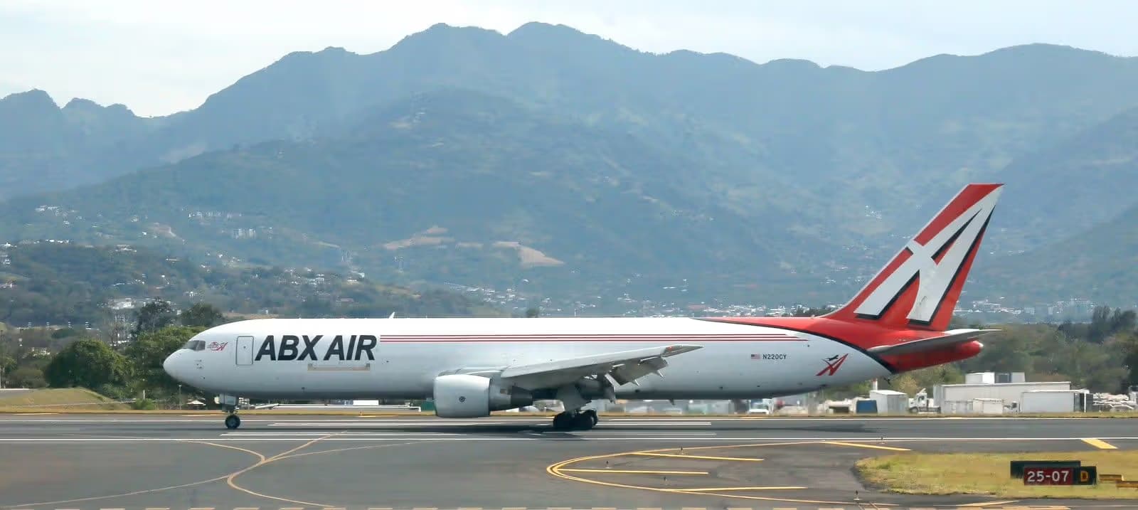 N220CY — Boeing