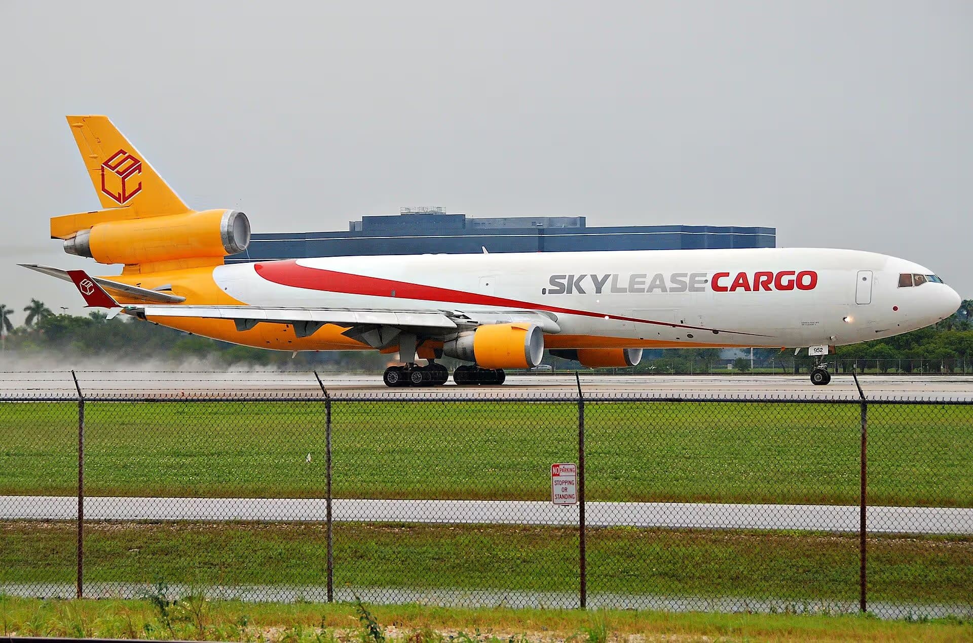 N952AR — Douglas