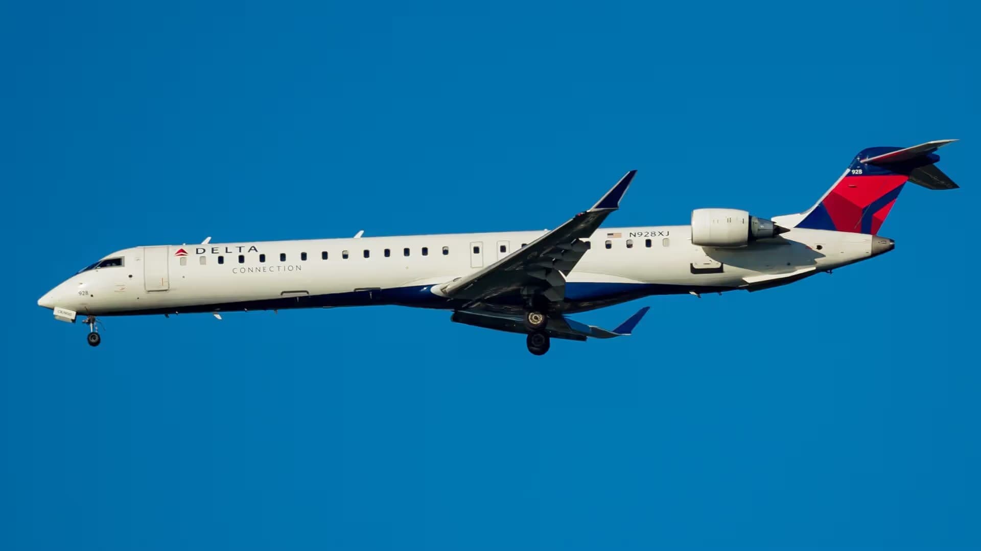 N928XJ — Twin-engine aircraft