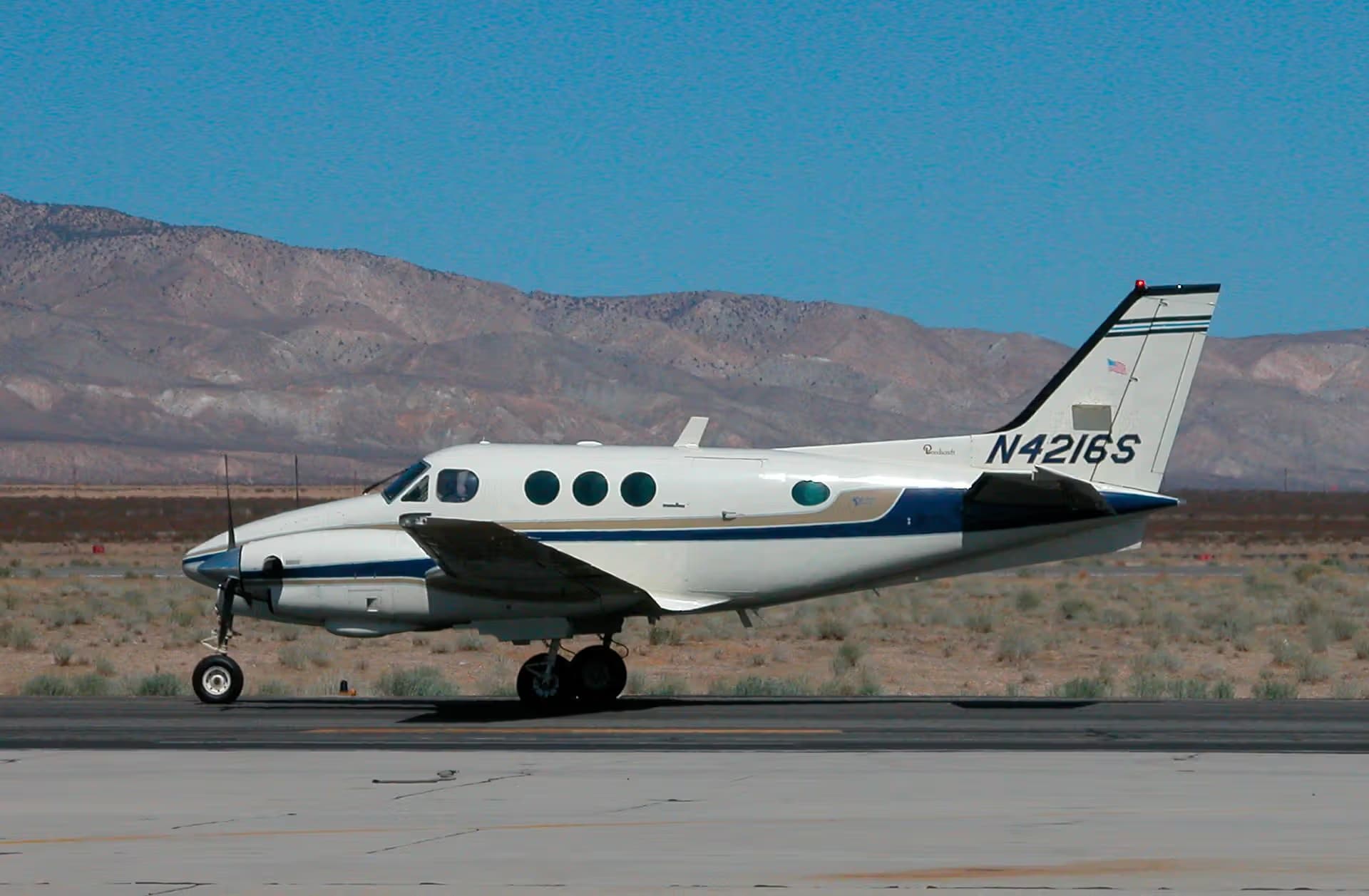 N4216S — Aircraft