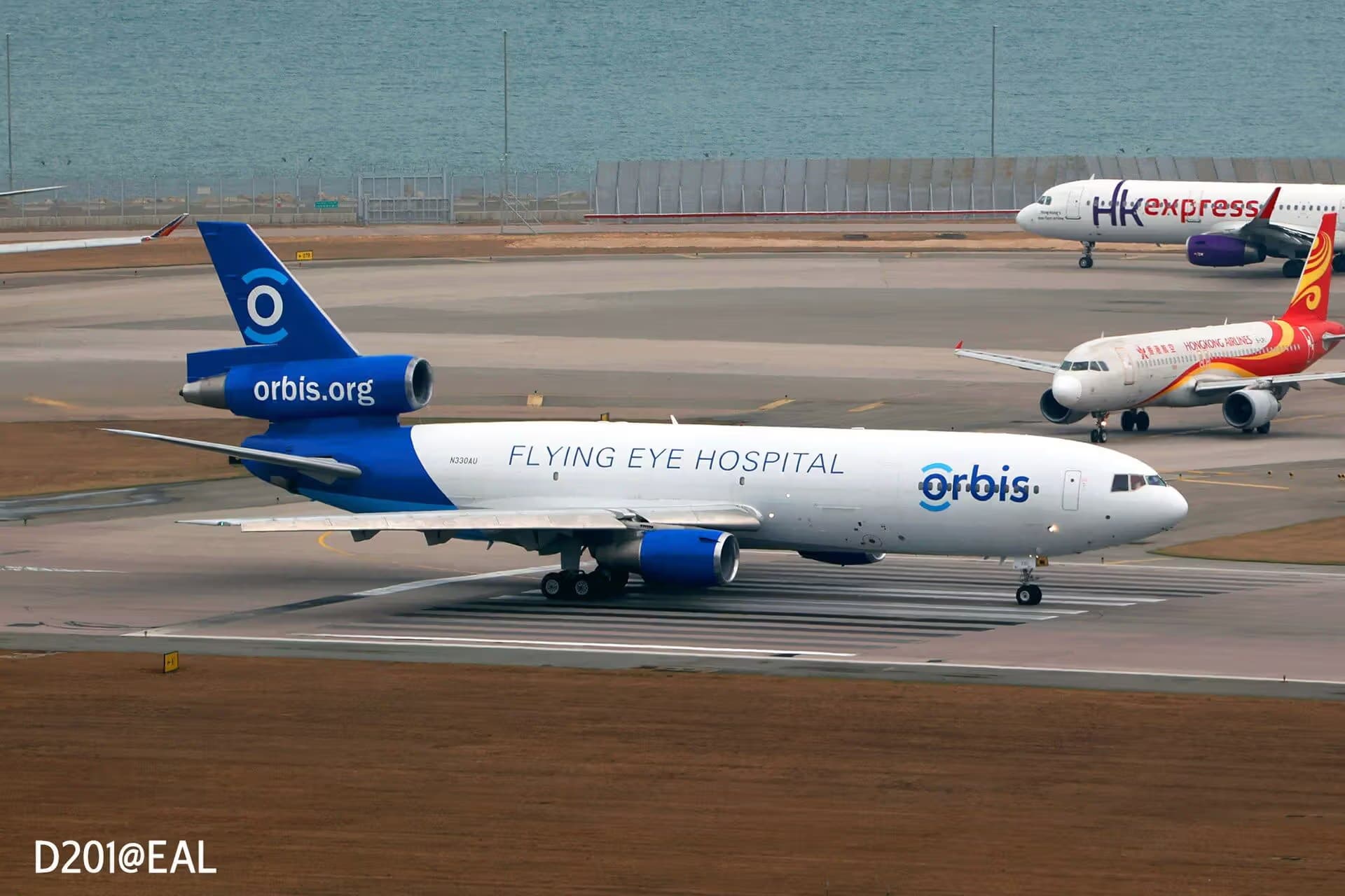N330AU — Aircraft
