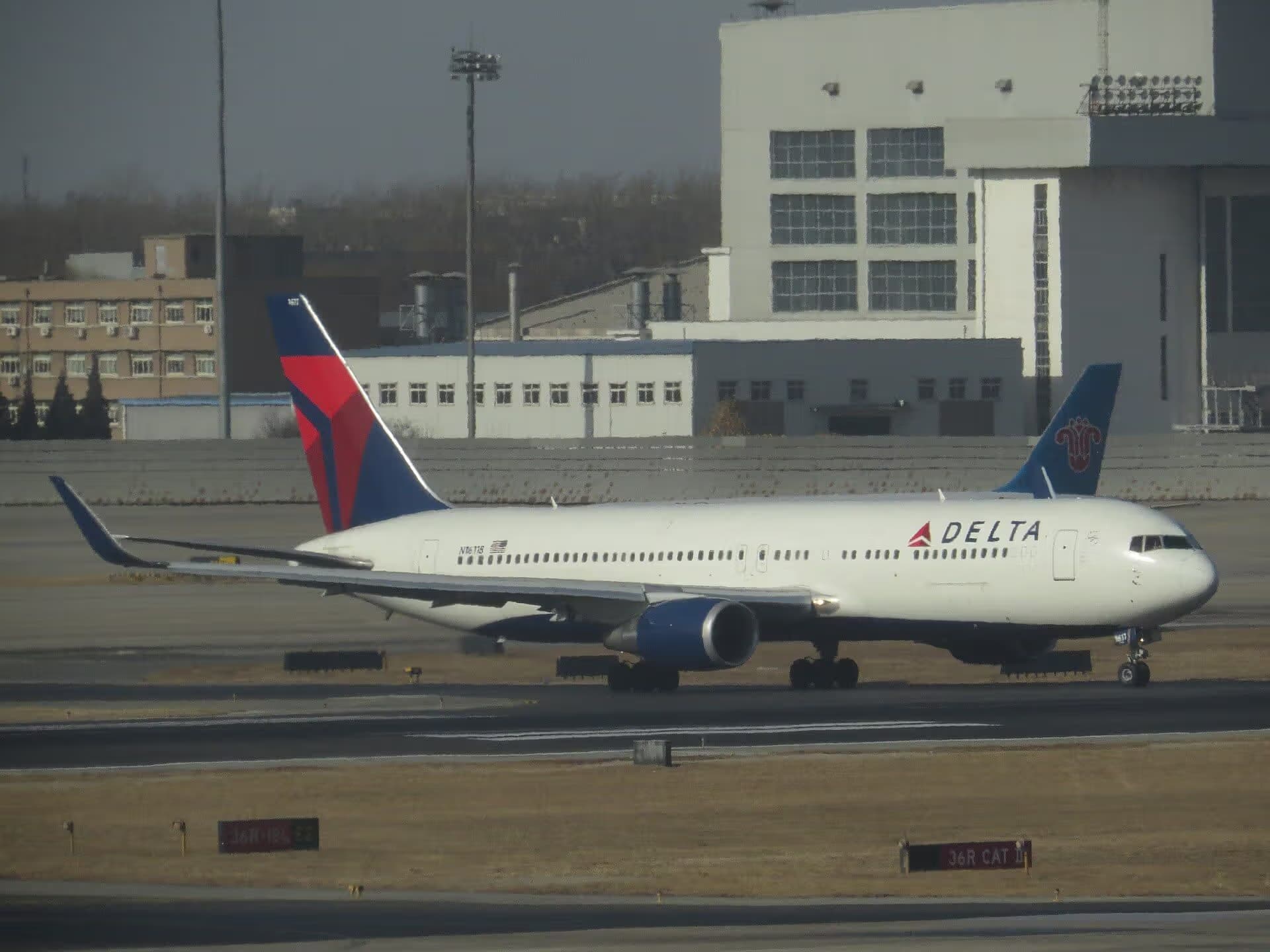 N1611B — Boeing