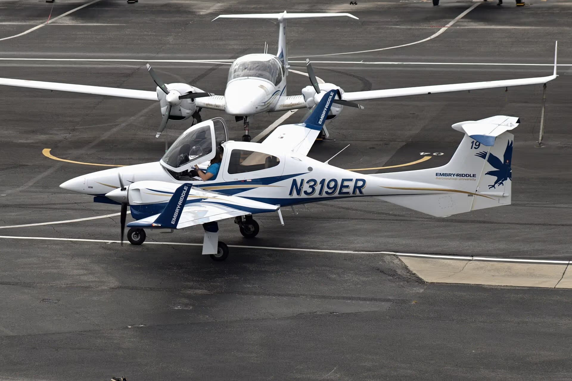 N319ER — Diamond