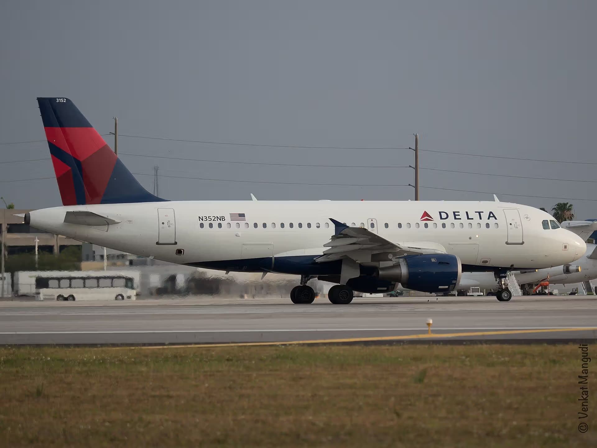 N352NB — Airbus at Miami International Airport