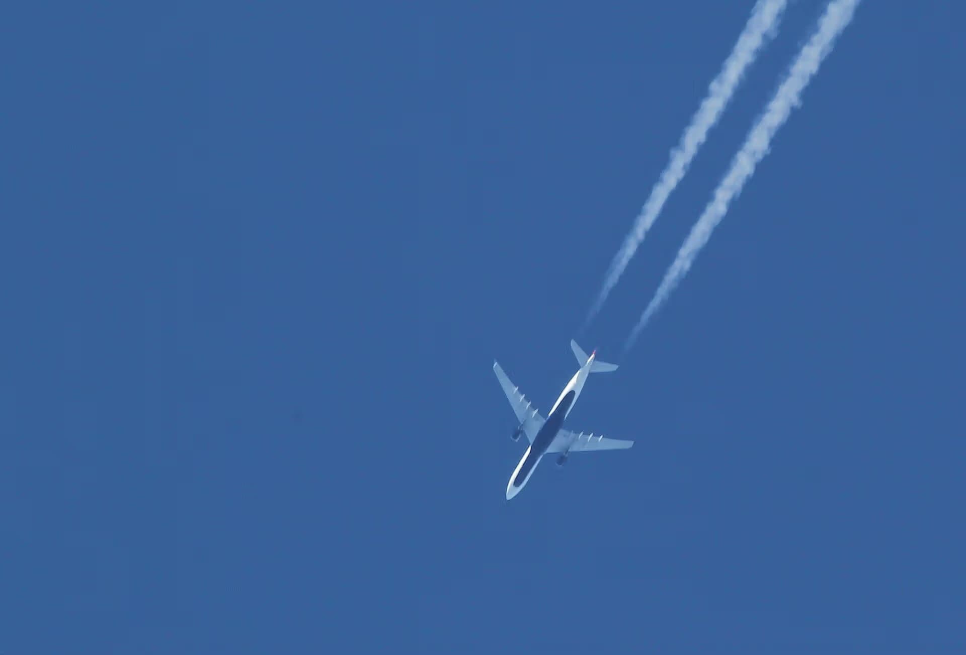 N820NW — Twin-engine aircraft