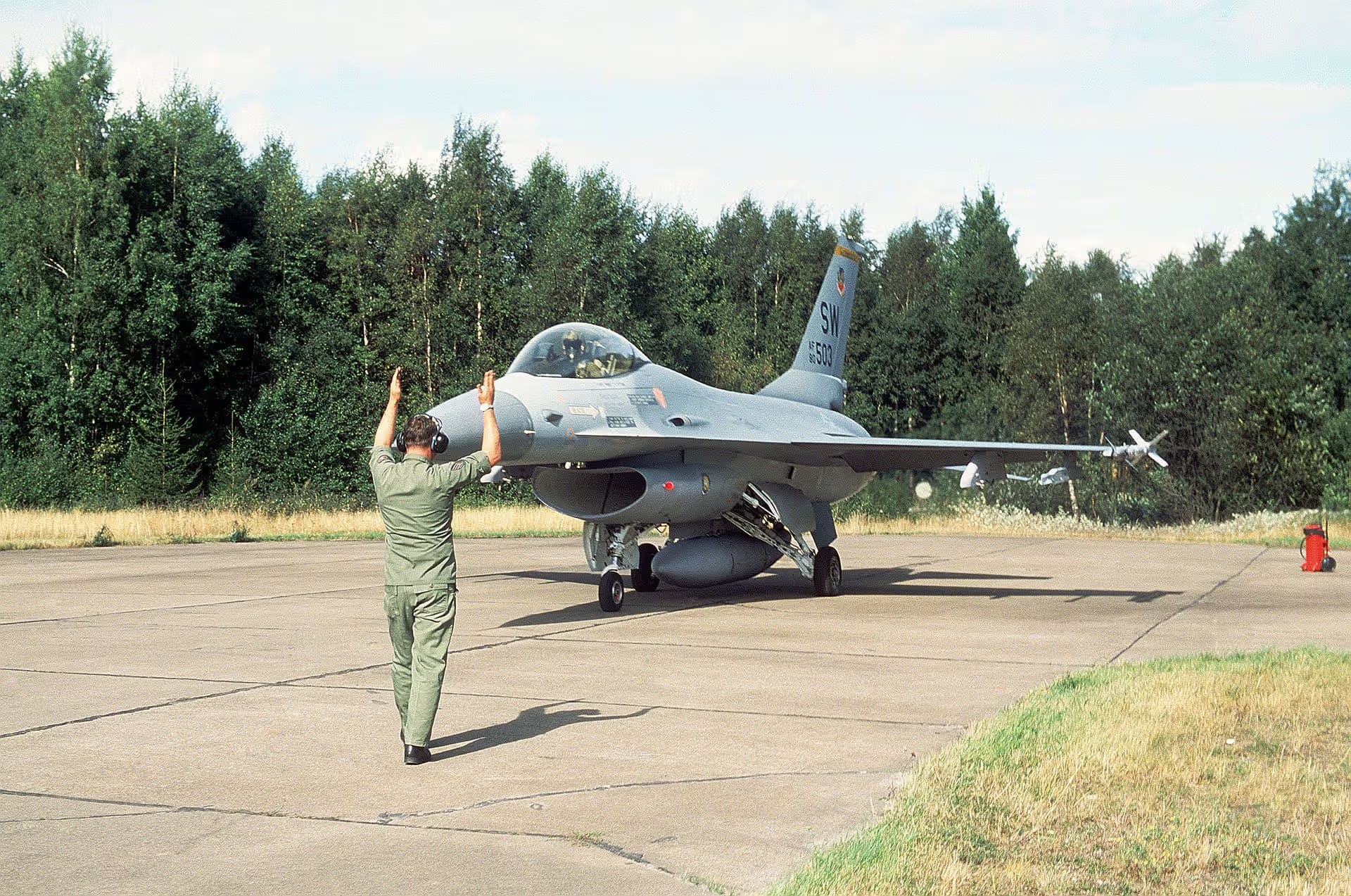 Unidentified — Single-engine aircraft