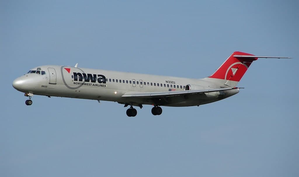 N1332U — Douglas