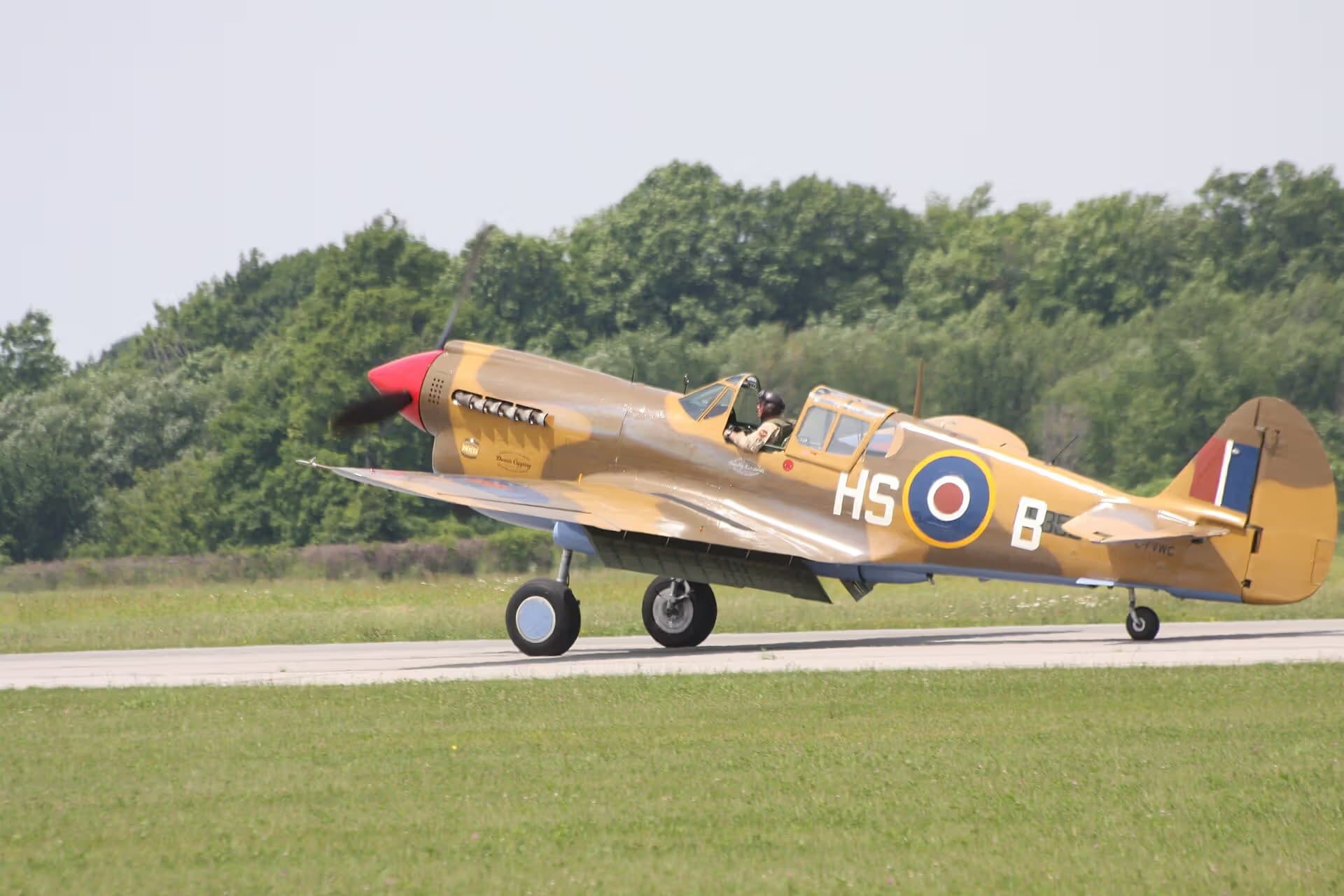 Unidentified — Single-engine aircraft