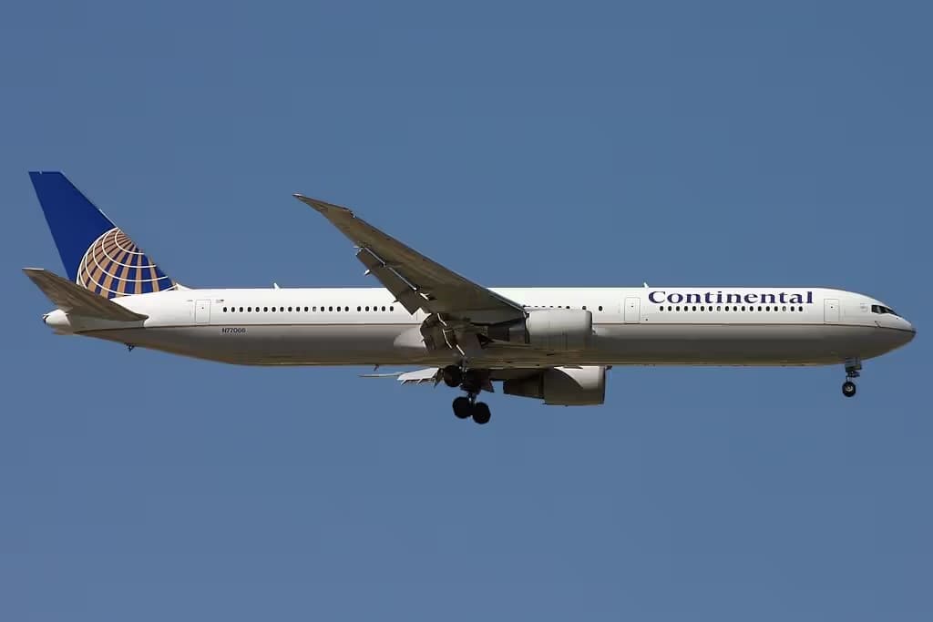 N77066 — Boeing