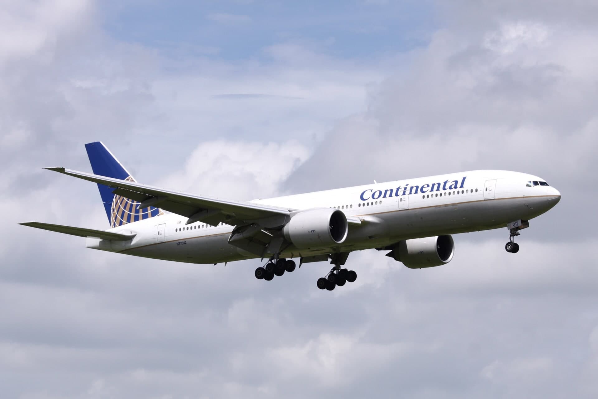 N77012 — Boeing