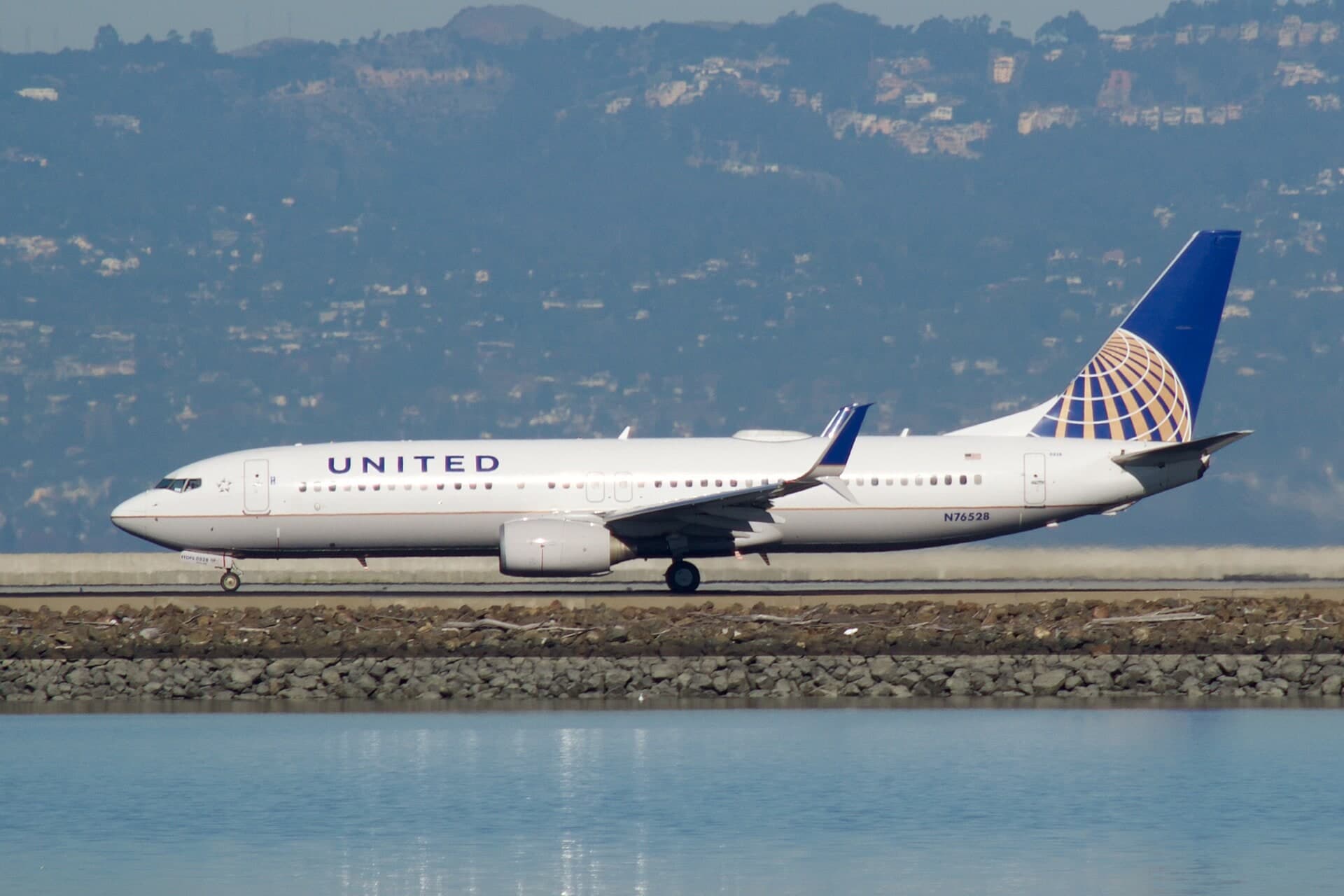 N76528 — Boeing