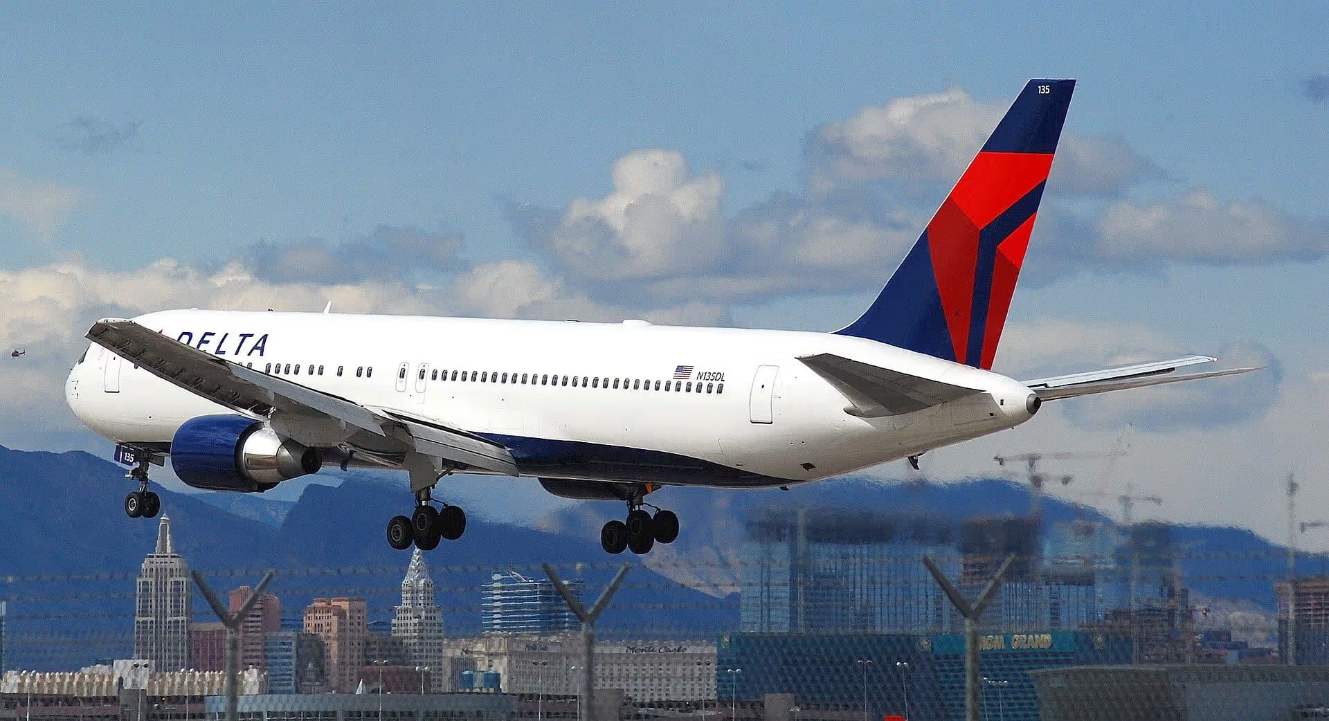 N135DL — Boeing