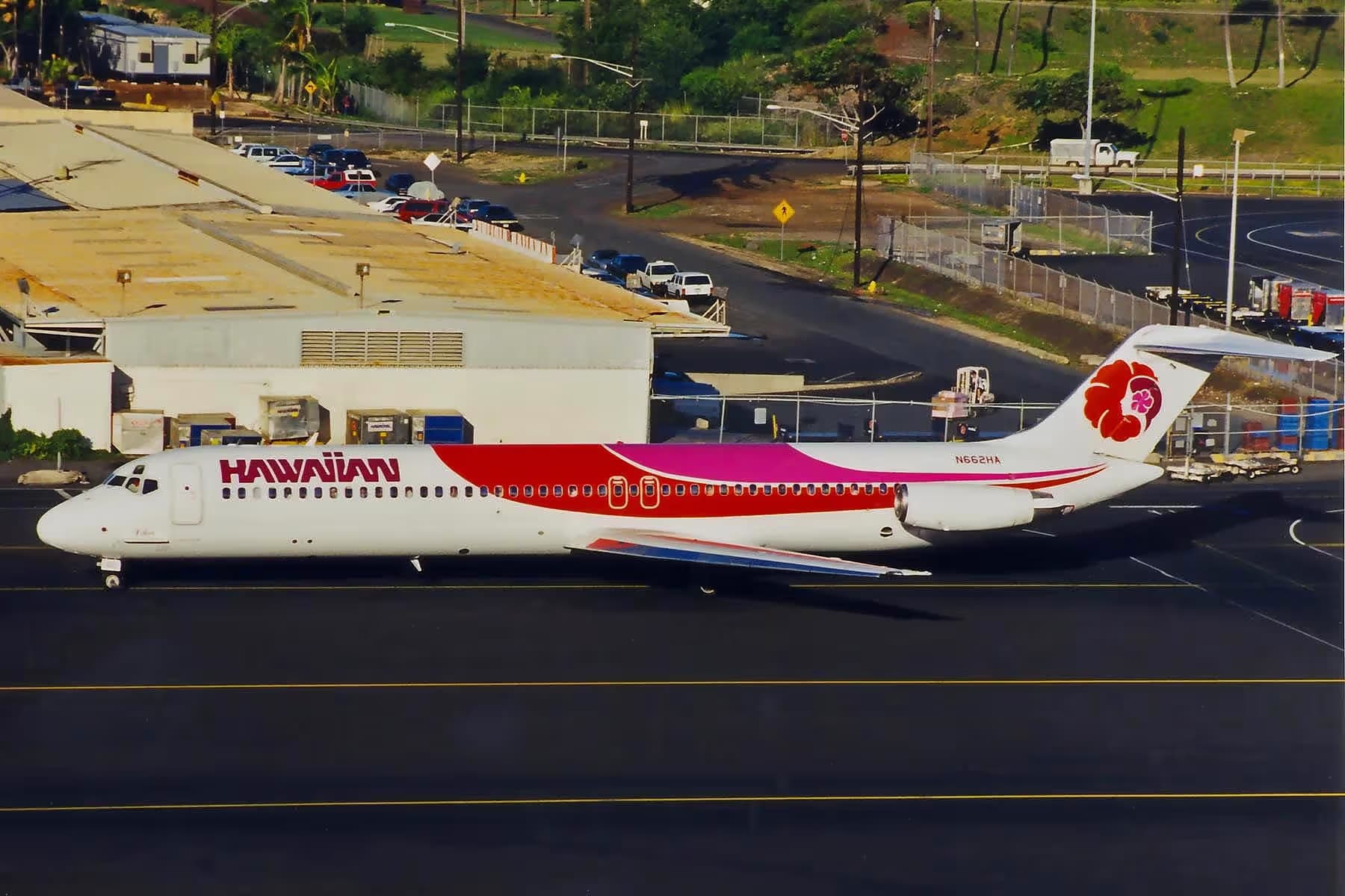 N662HA — Twin-engine aircraft