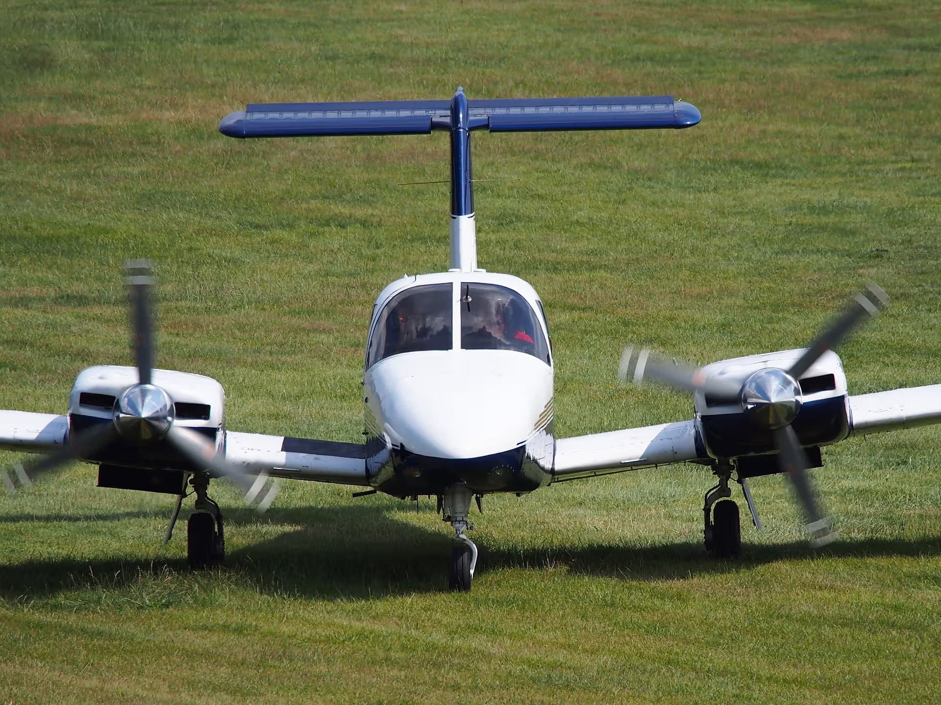 N904FC — Twin-engine aircraft at Hilversum Airfield