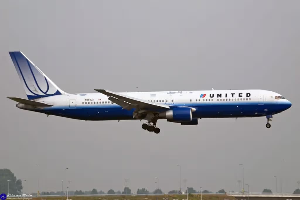 N656UA — Boeing