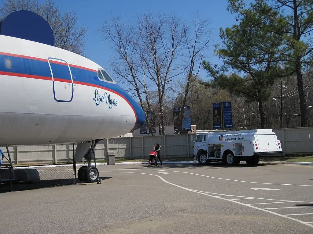 Unidentified — Aircraft