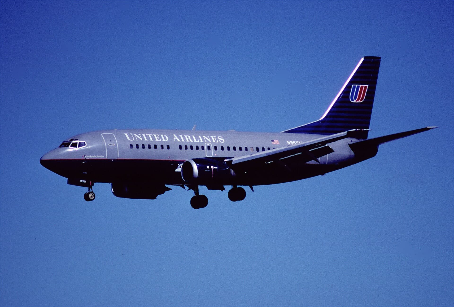 N951UA — Twin-engine aircraft
