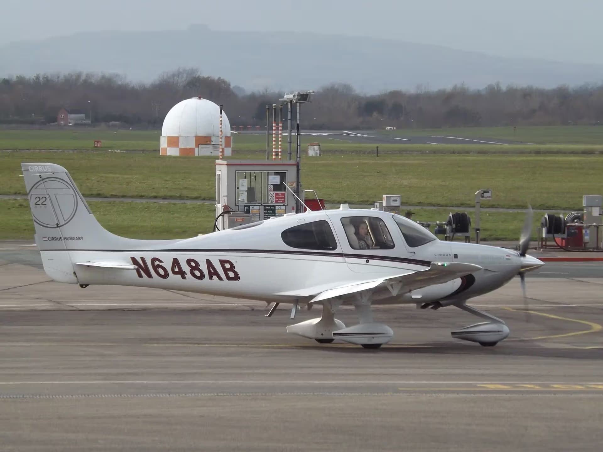 N648AB — Cirrus