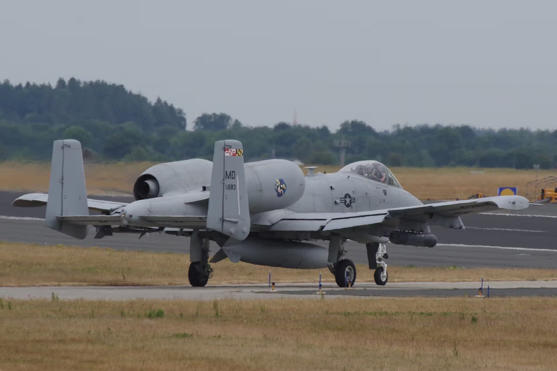 Unidentified — Twin-engine aircraft