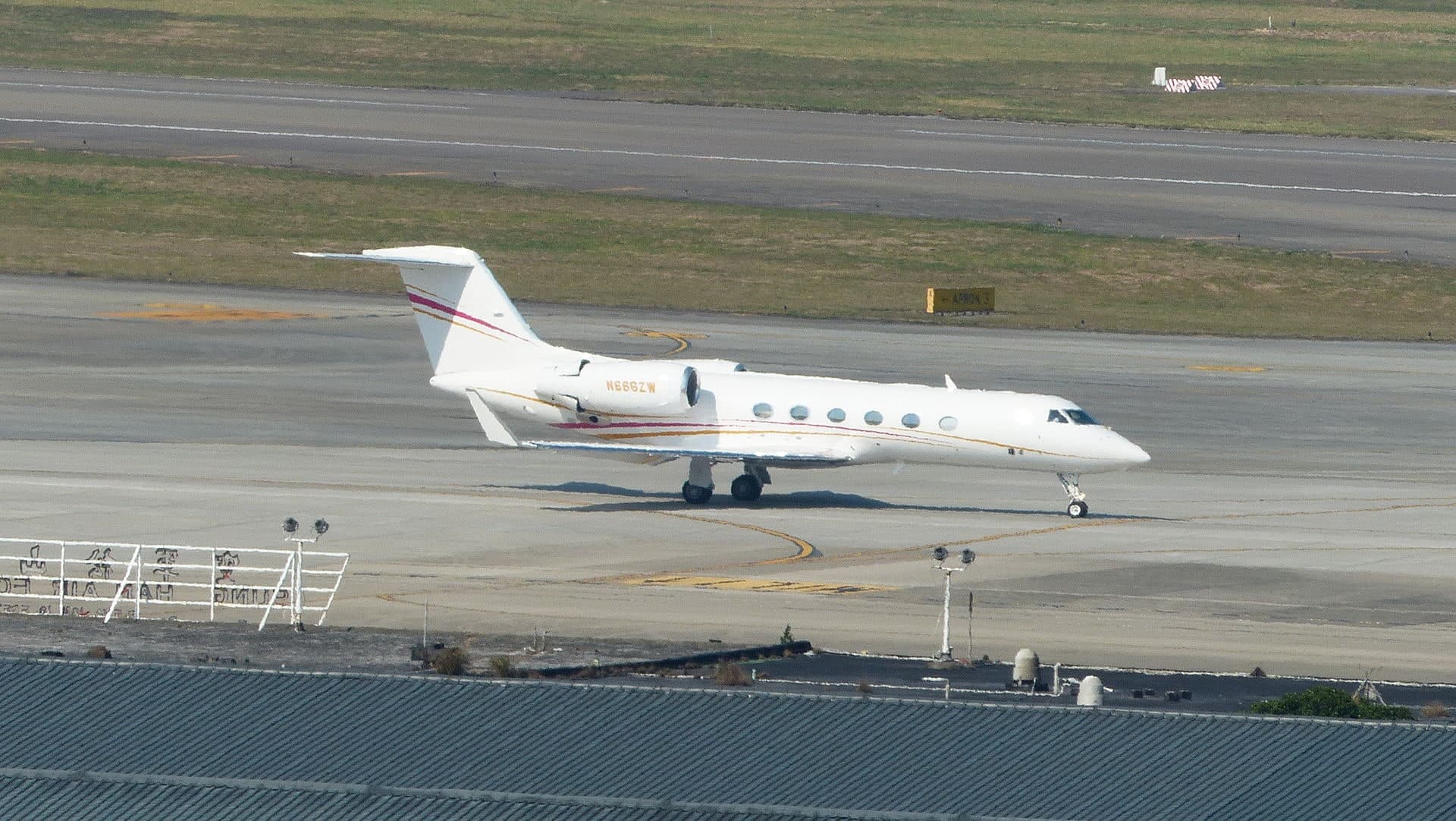 N666ZW — Business jet