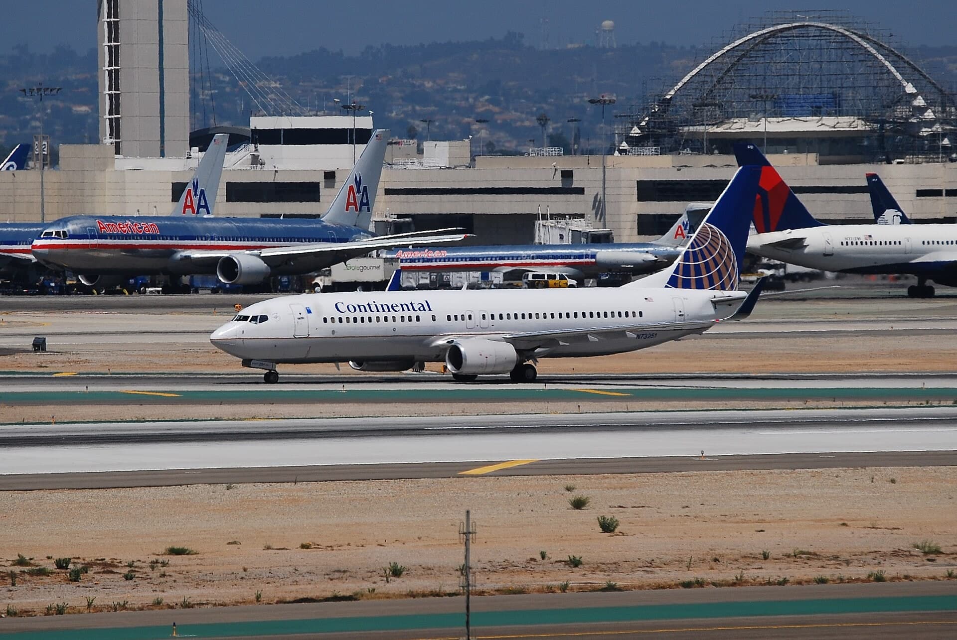 N73251 — Twin-engine aircraft