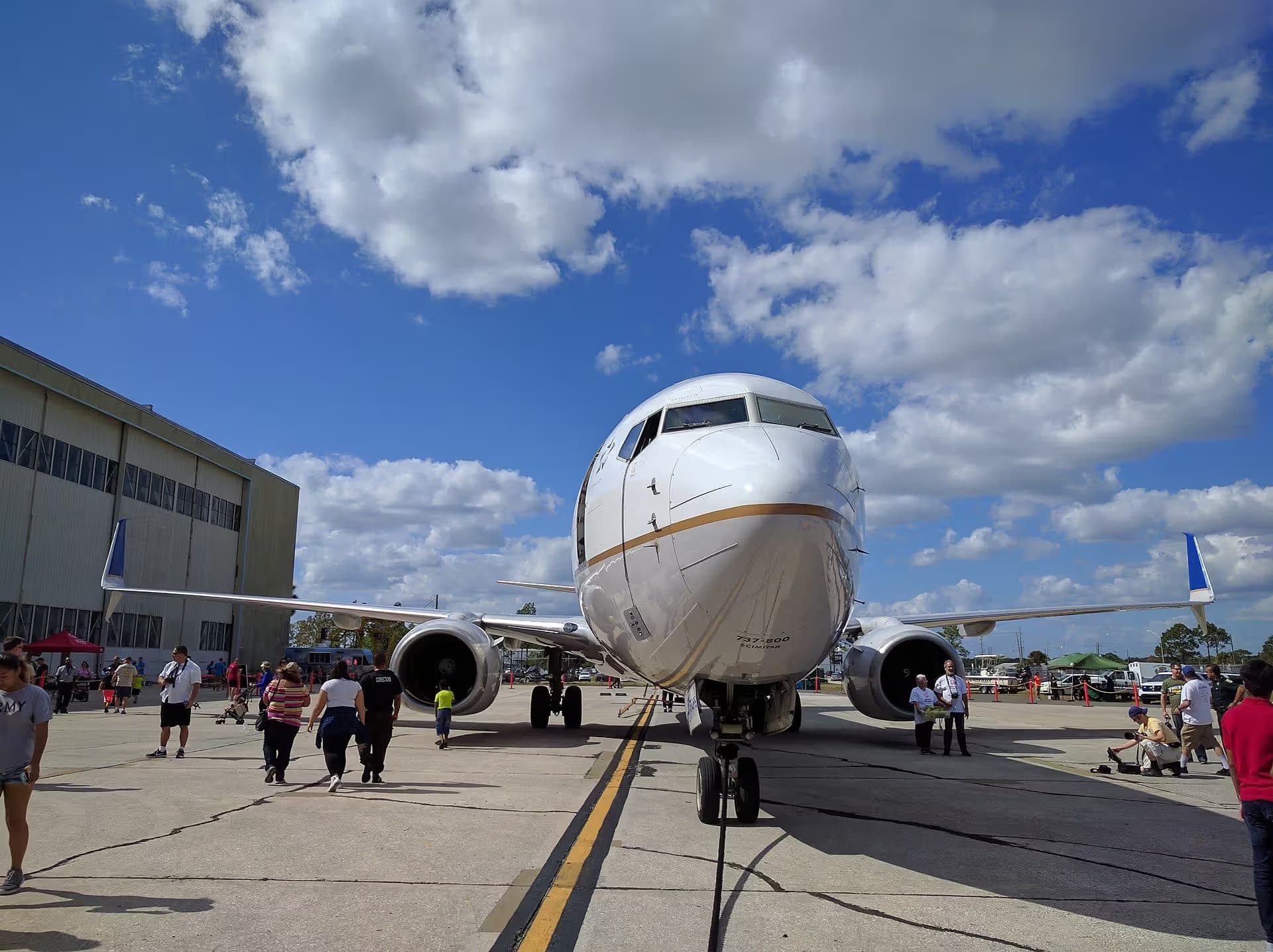N33289 — Twin-engine aircraft