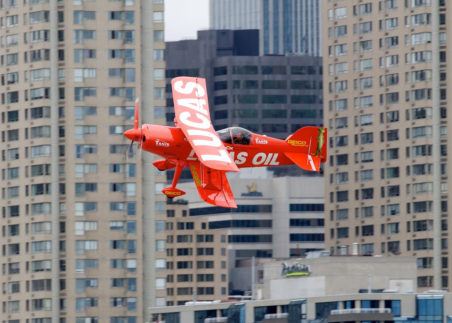 Unidentified — Single-engine aircraft
