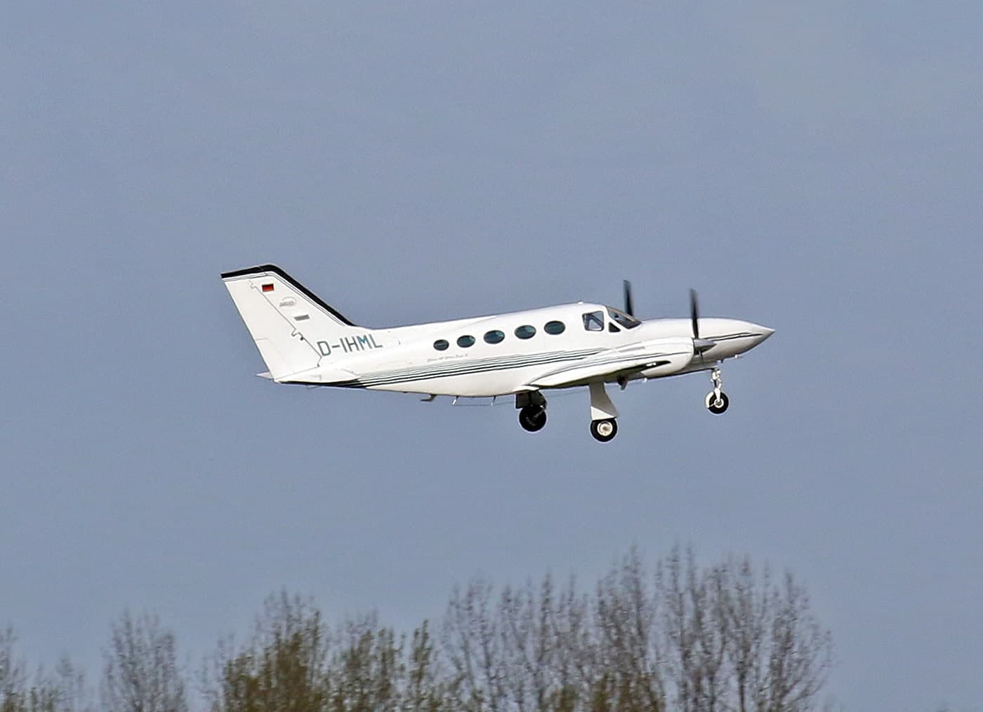 D-IHML — Twin-engine aircraft