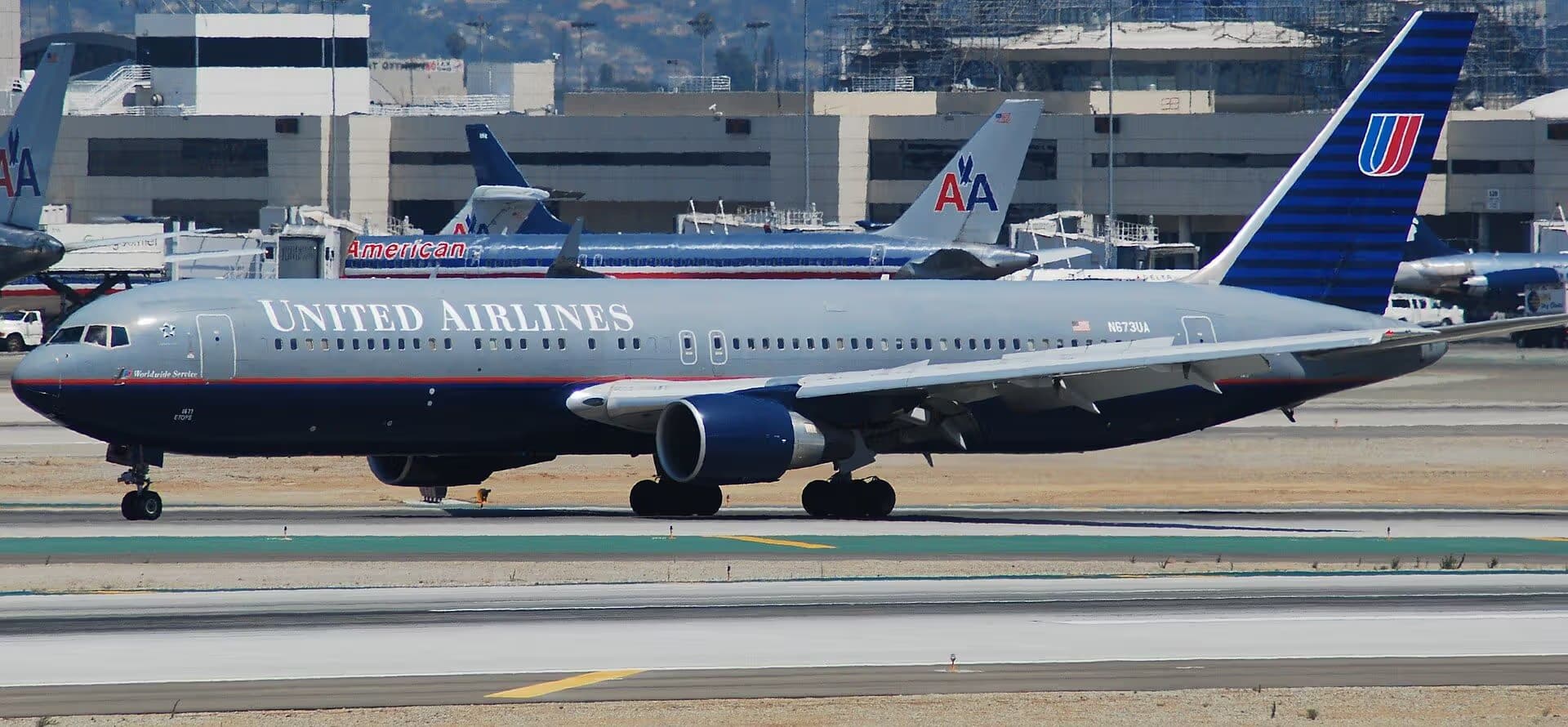 N673UA — Boeing