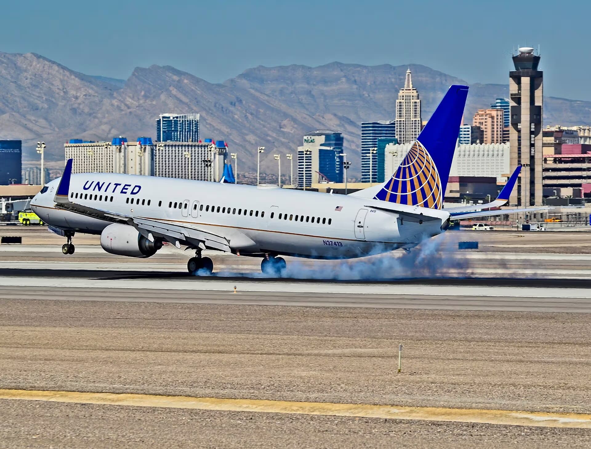 N37413 — Boeing
