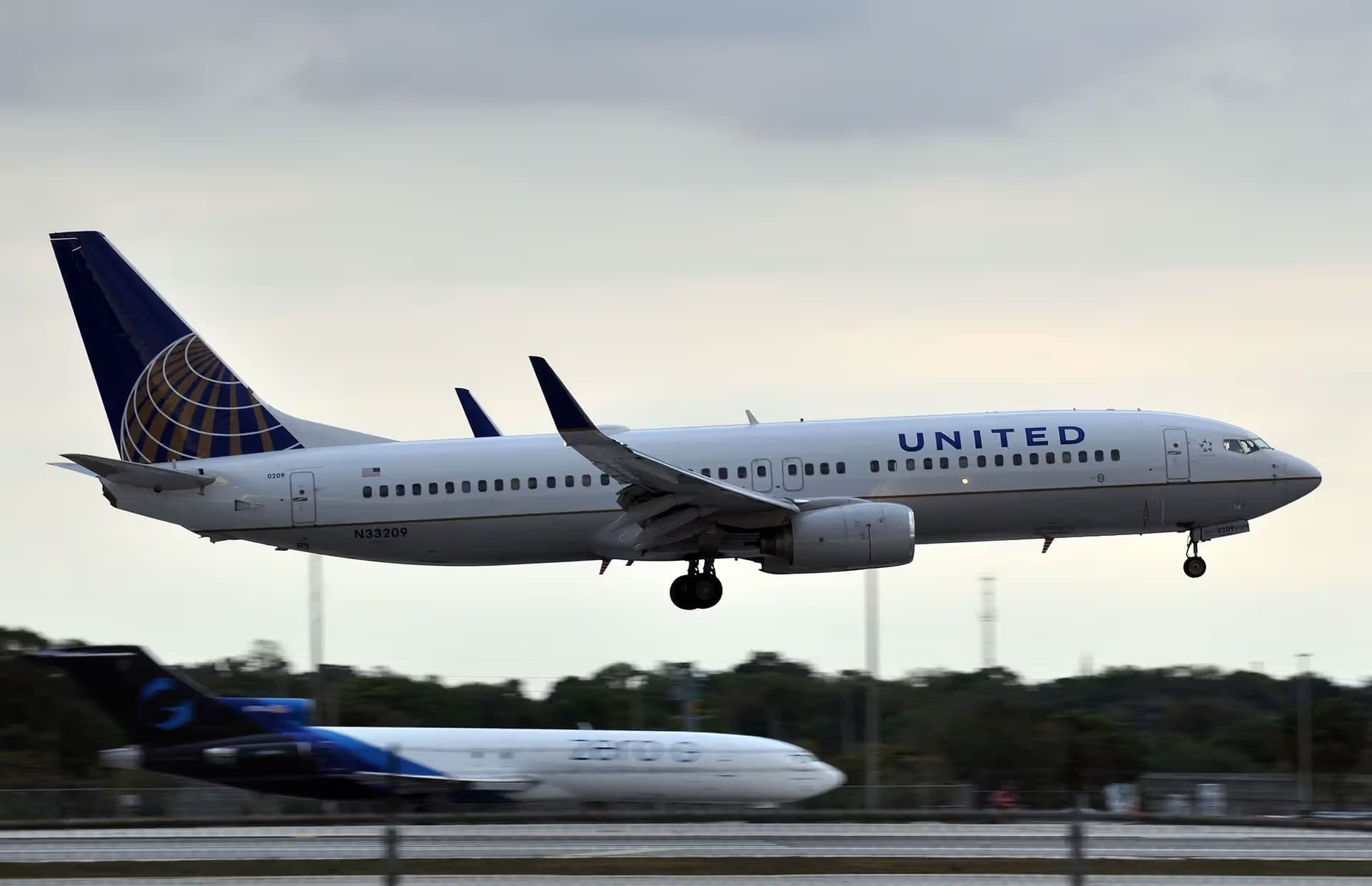 N33209 — Boeing