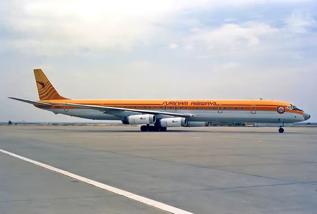 N4935C — Aircraft