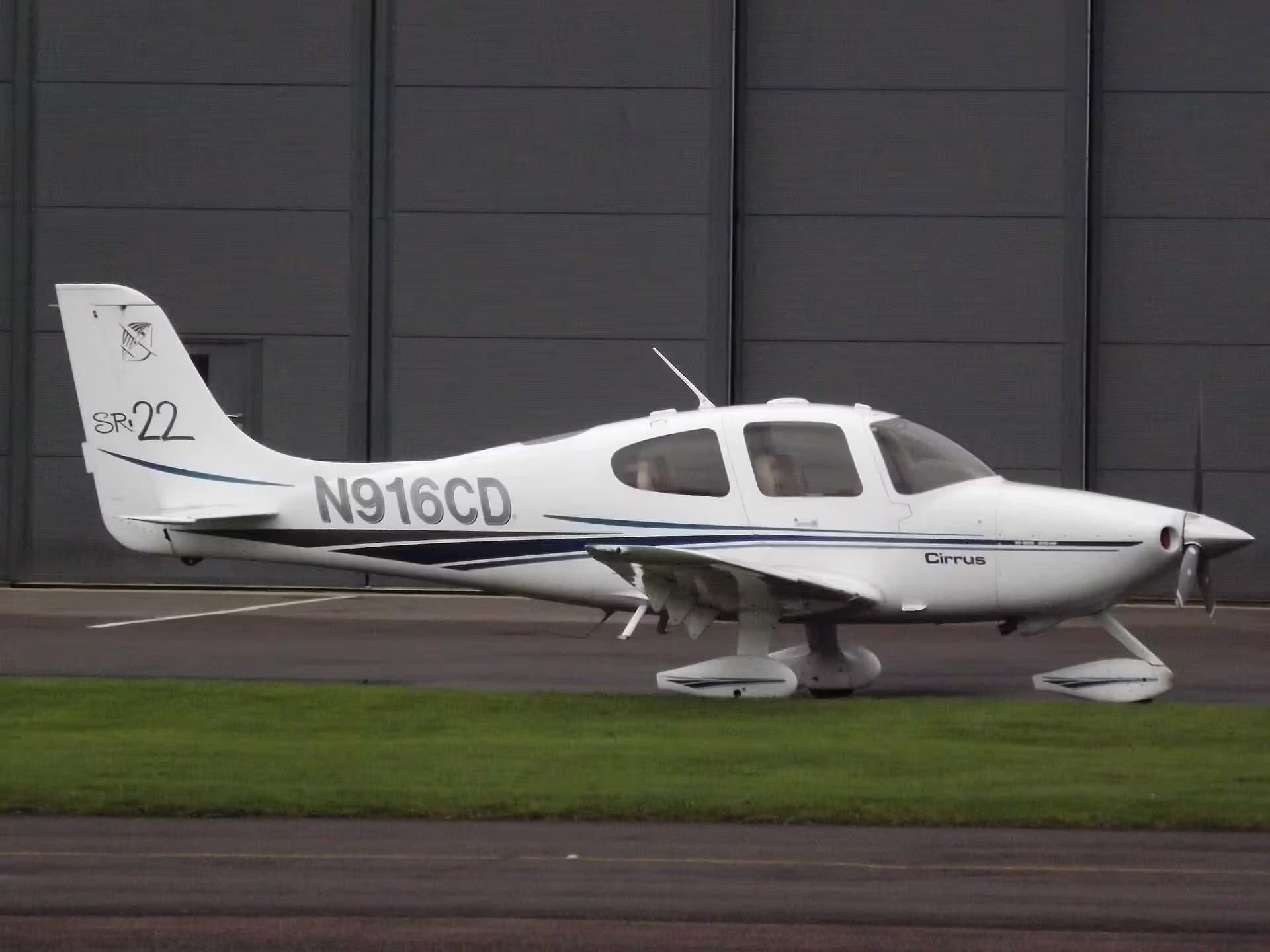 N916CD — Cirrus