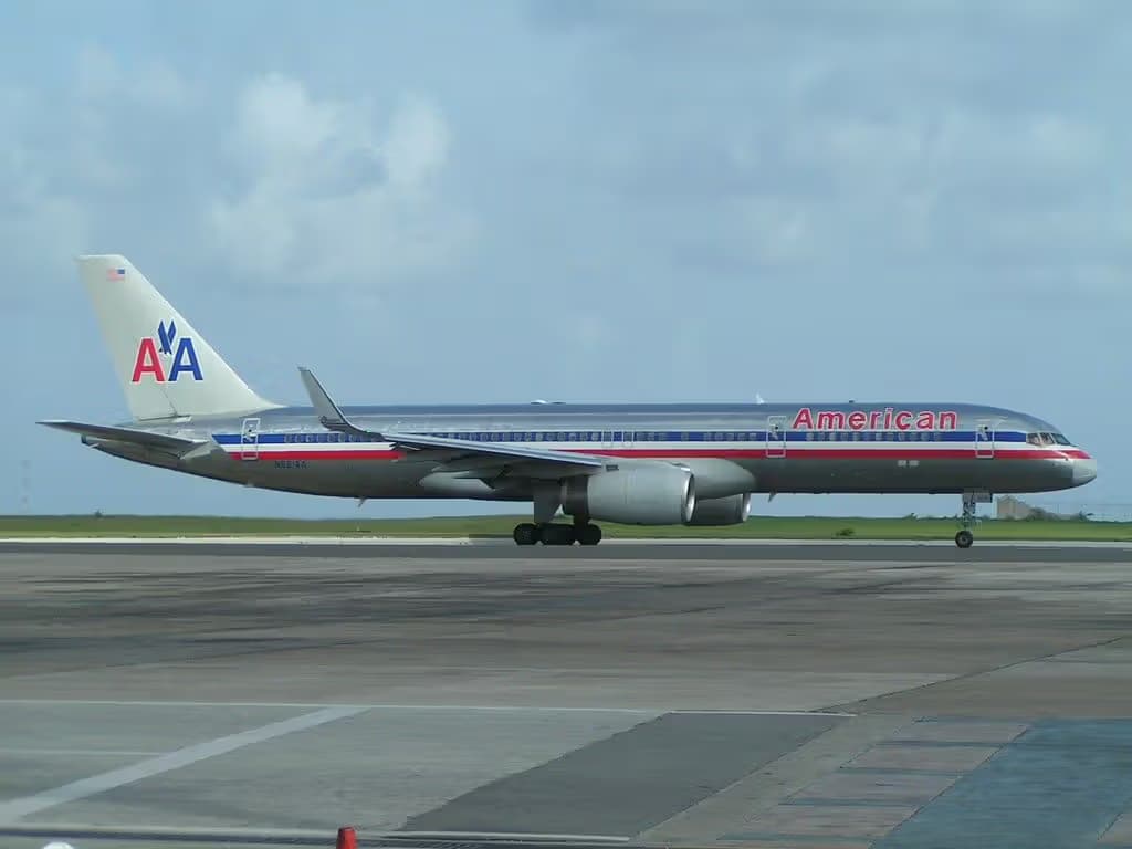 N681AA — Boeing