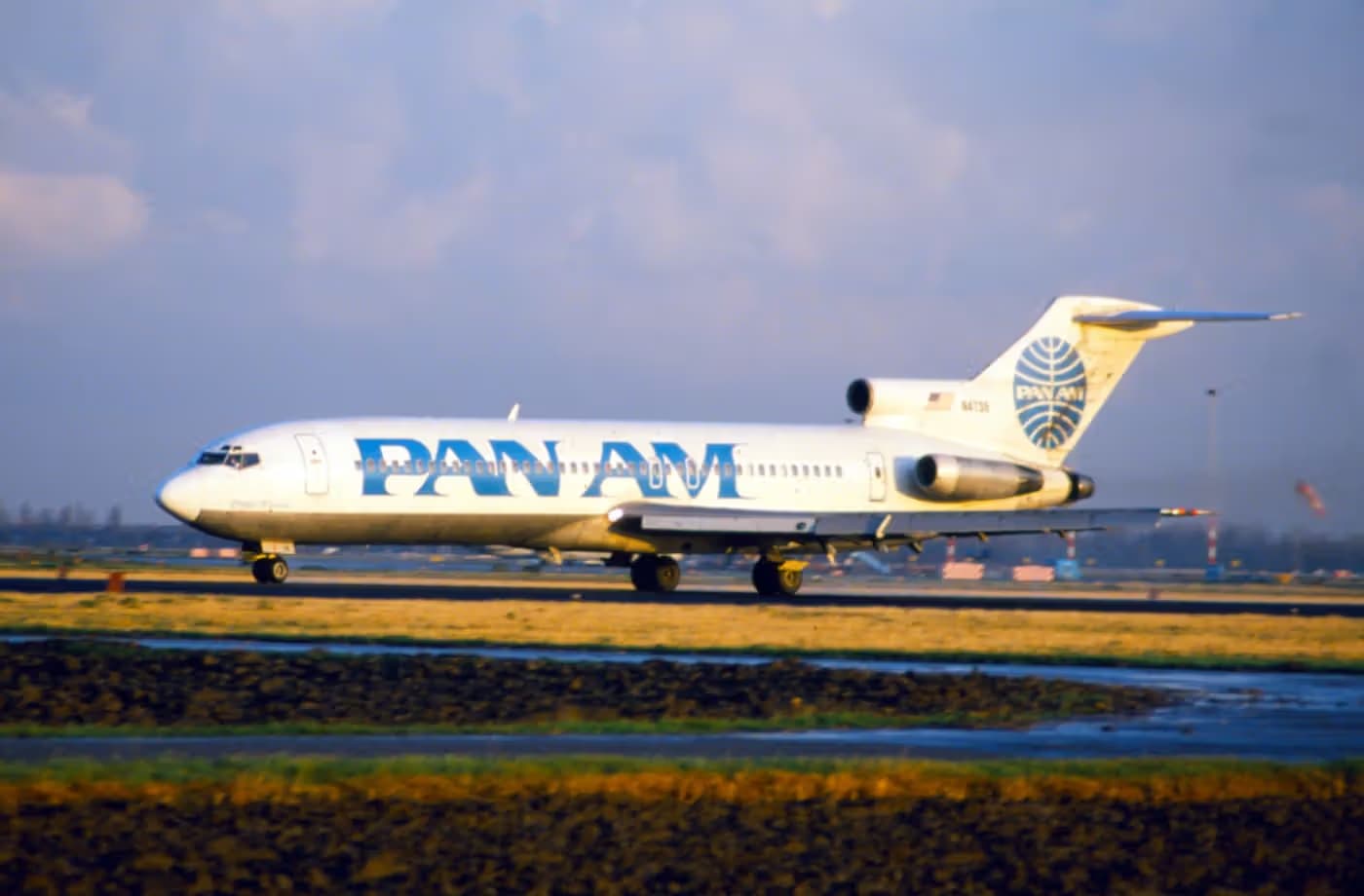N4738 — Boeing