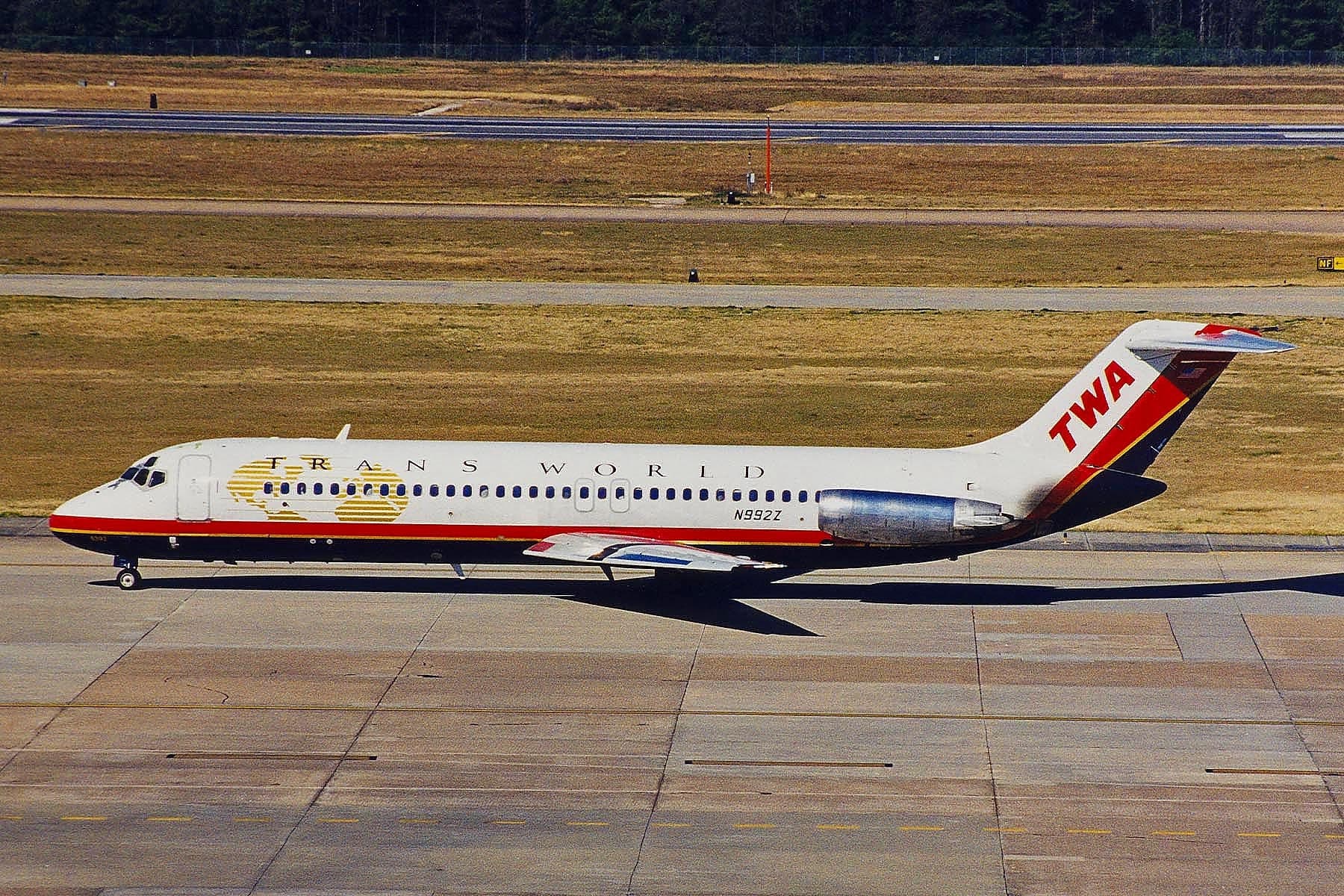 N992Z — Twin-engine aircraft
