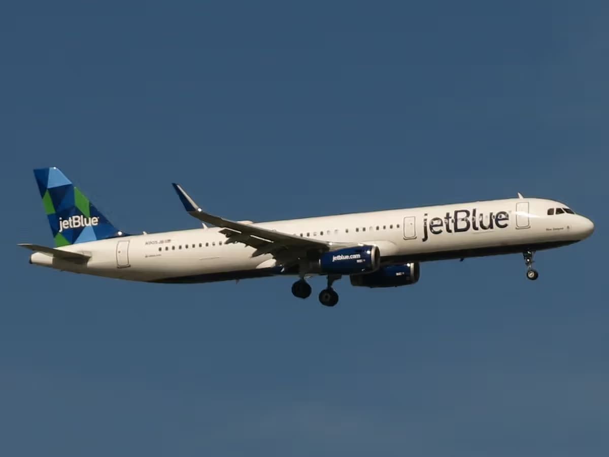 N905JB — Twin-engine aircraft