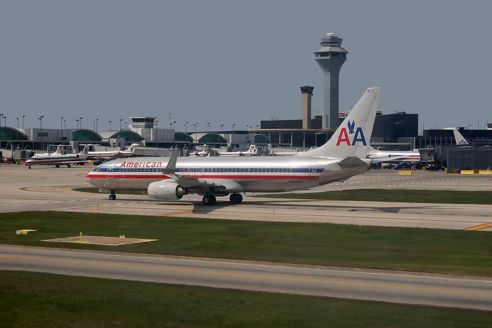 N925AN — Twin-engine aircraft