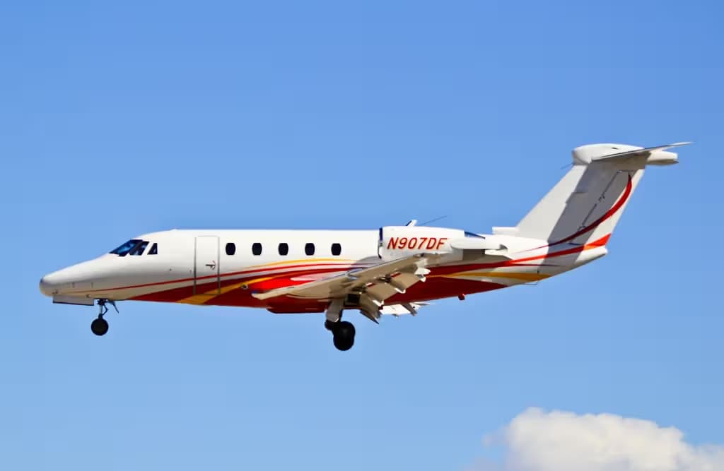 N907DF — Business jet