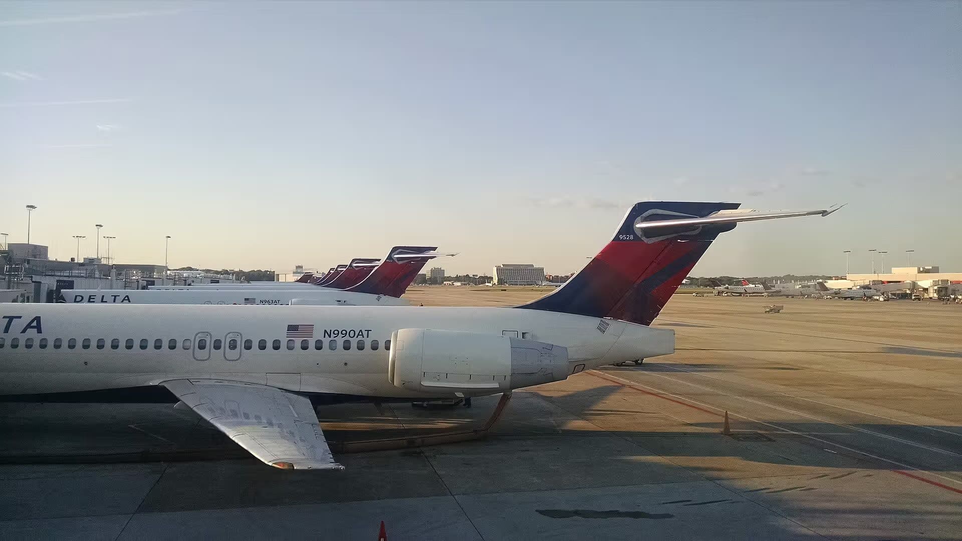 N990AT — Boeing
