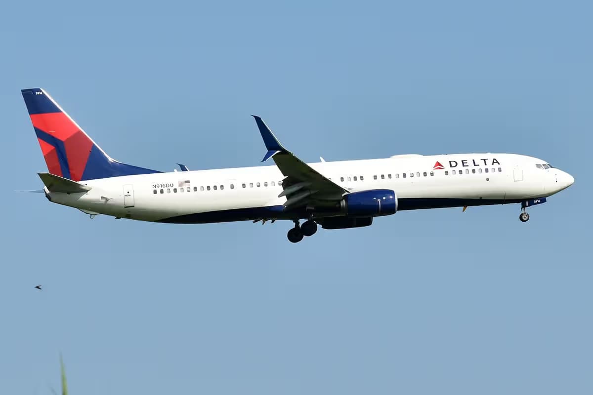 N916DU — Boeing