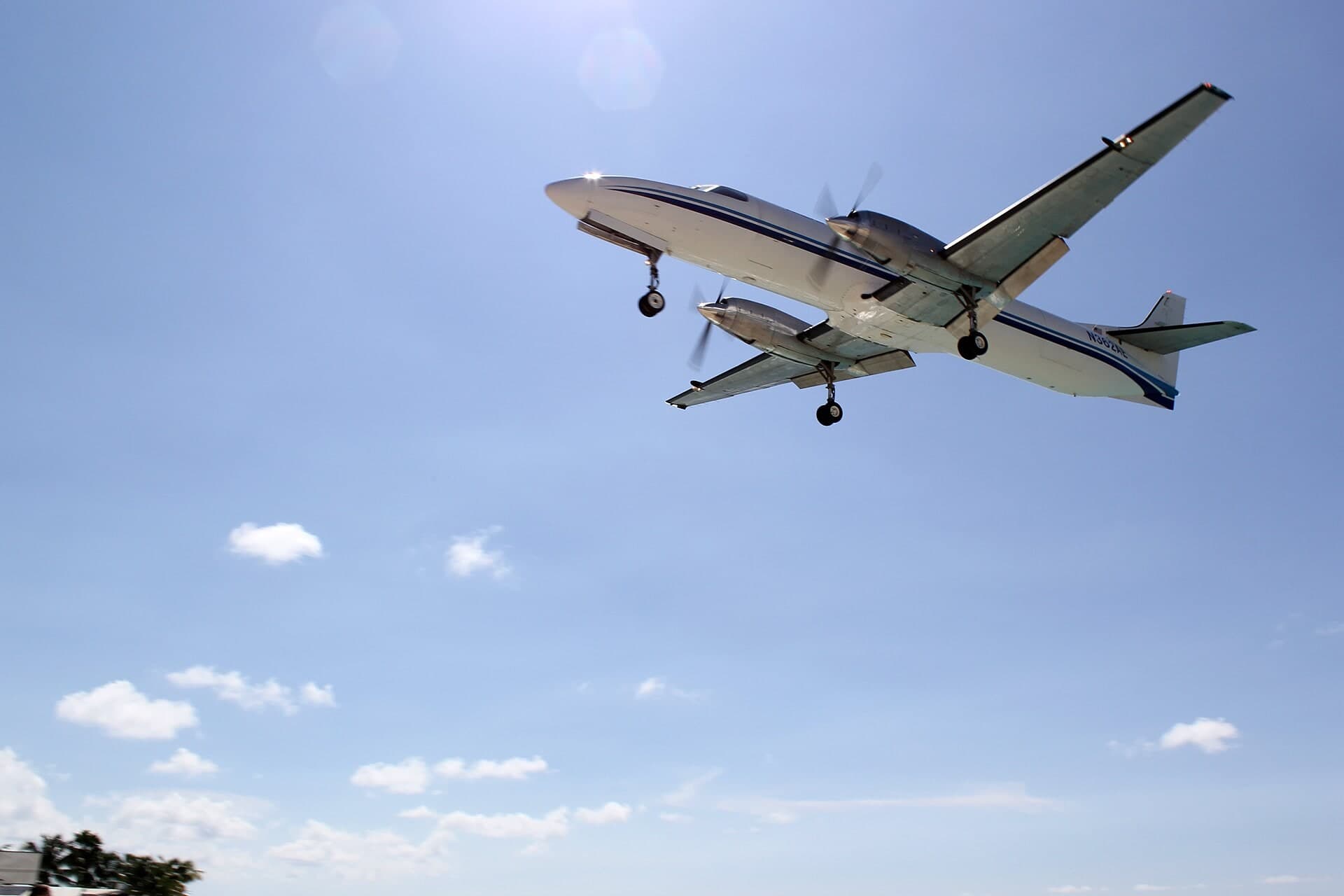 N362AE — Twin-engine aircraft