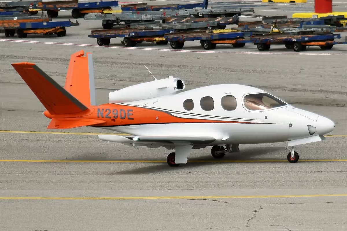 N29DE — Cirrus